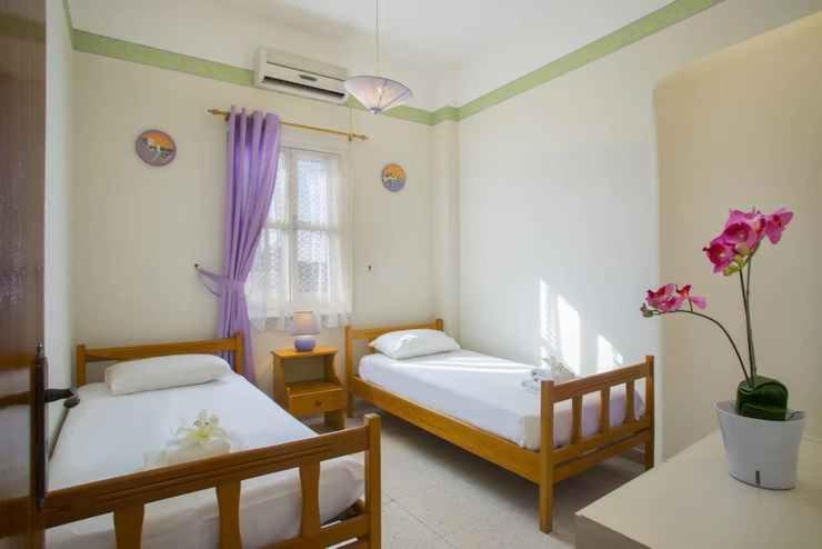 Two-Bedroom House,1131341577:JPEG