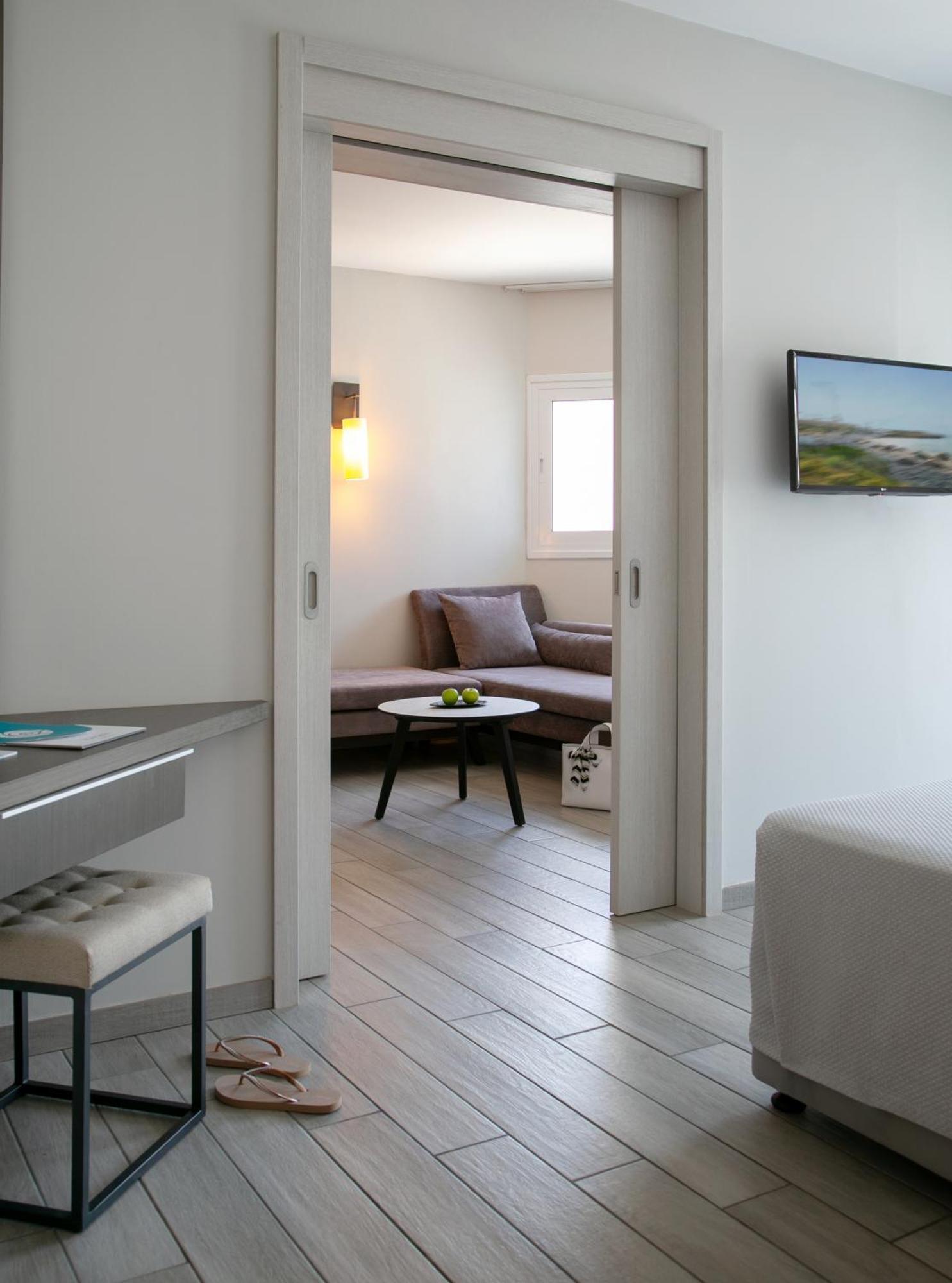 Suite mit 1 Schlafzimmer und Poolblick