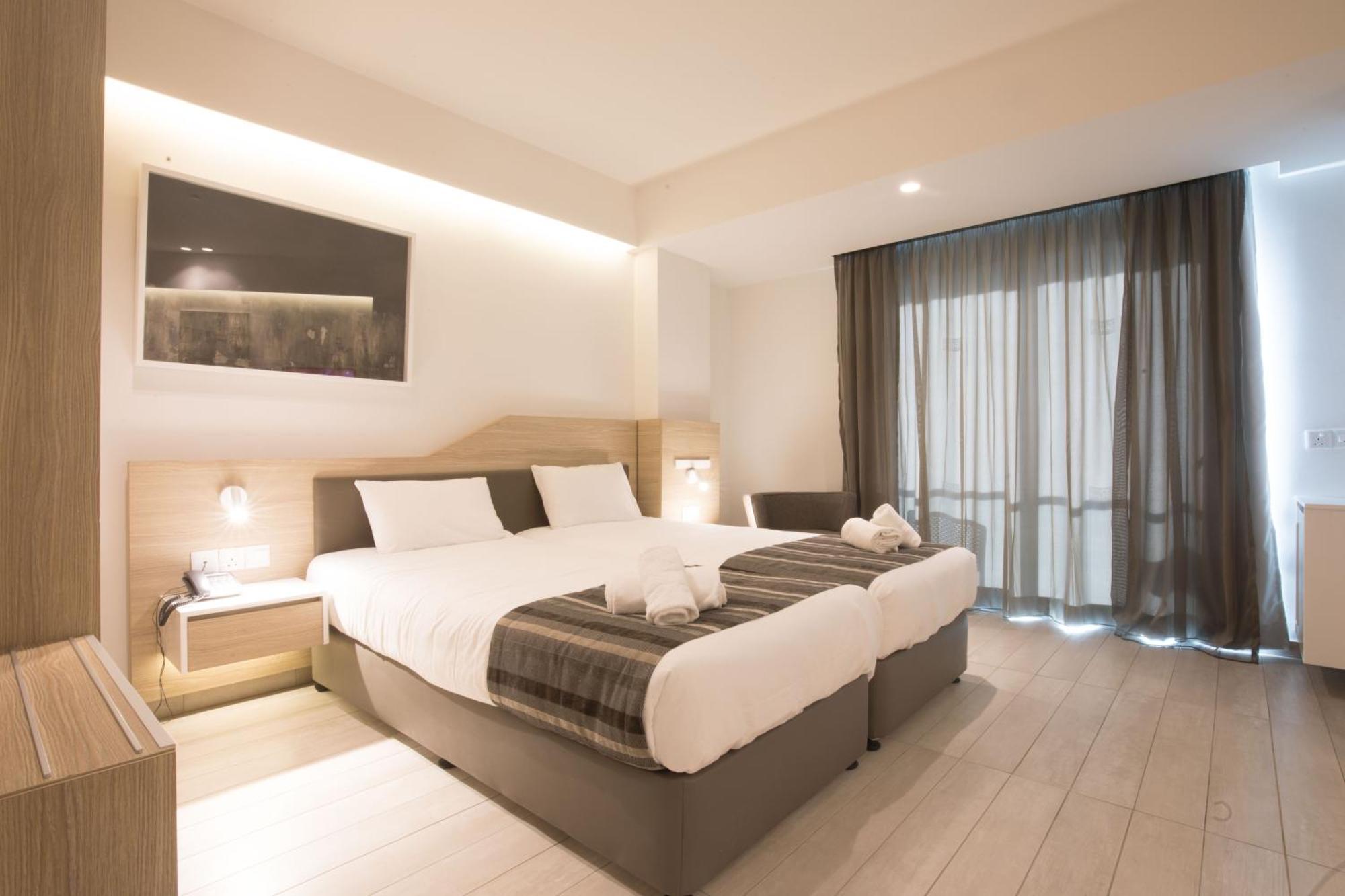 Double or Twin Room with Side Sea View