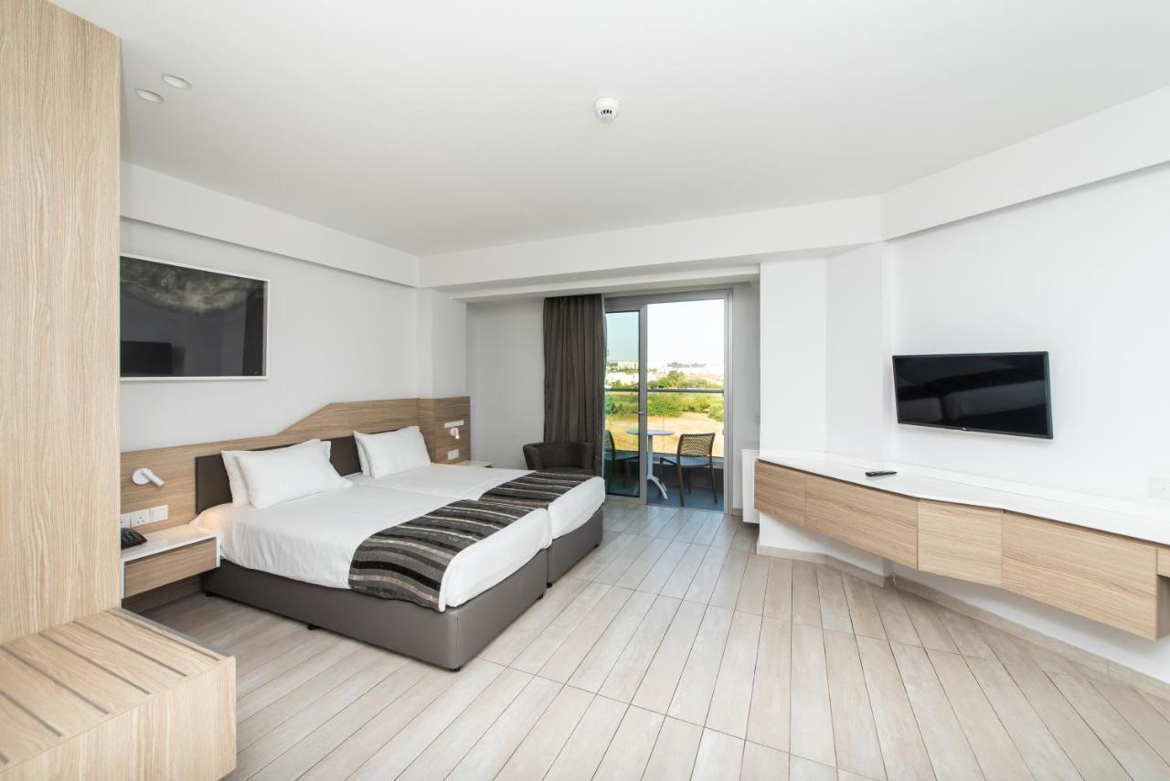 Superior Room with Inland View