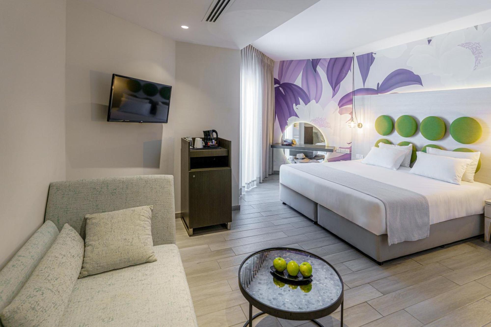 Deluxe Superior Room - Inland View