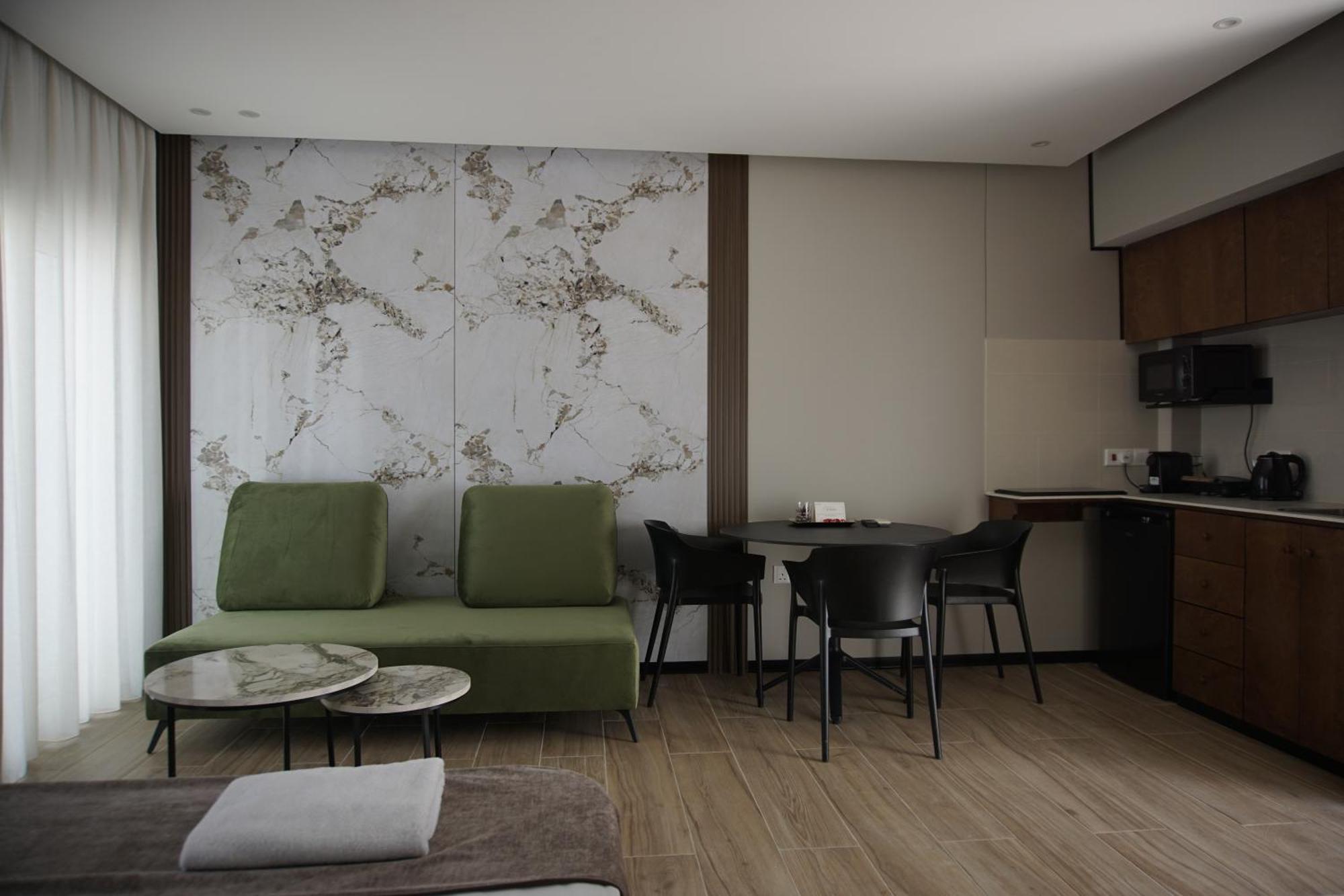 One-Bedroom Apartment