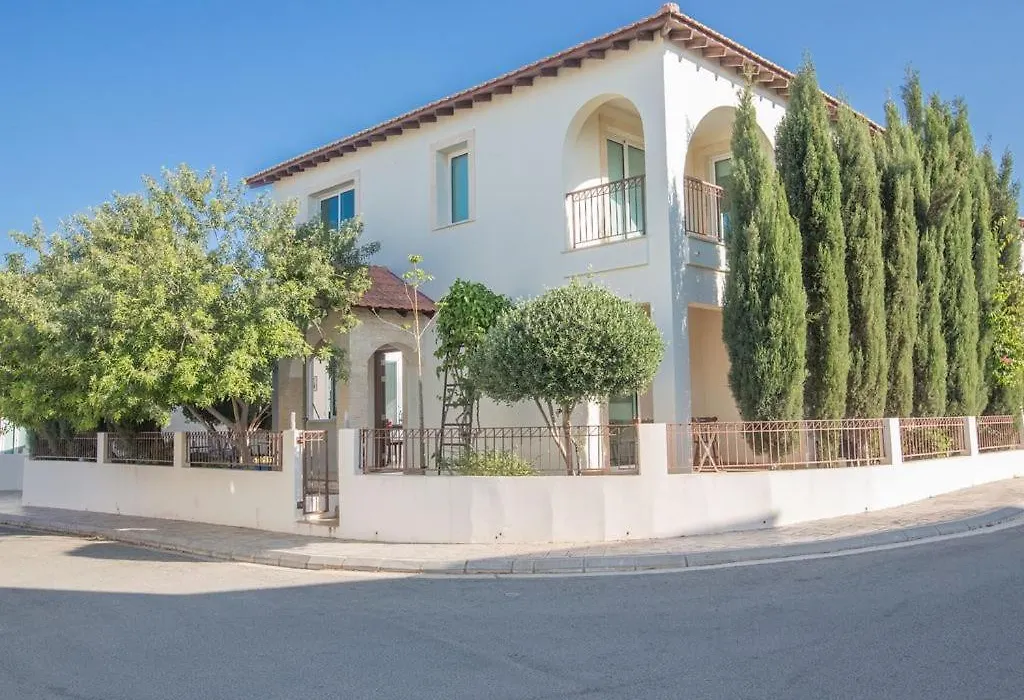 Villa Foros Enas - Modern 4 Bedroom Pernera Villa With Private Pool - Close To The Beach-1
