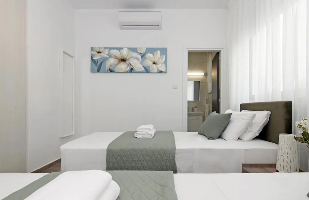 Villa Queen Valeria By Interhome-1