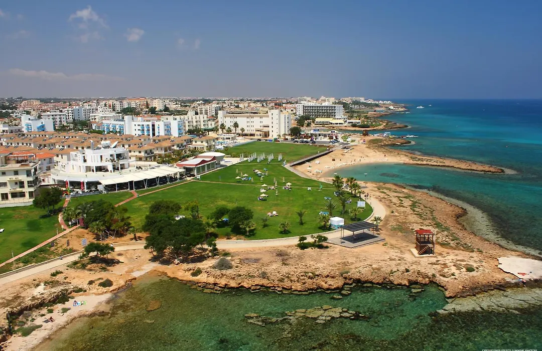 Polyxenia Isaak Luxury Villas And Apartments-1