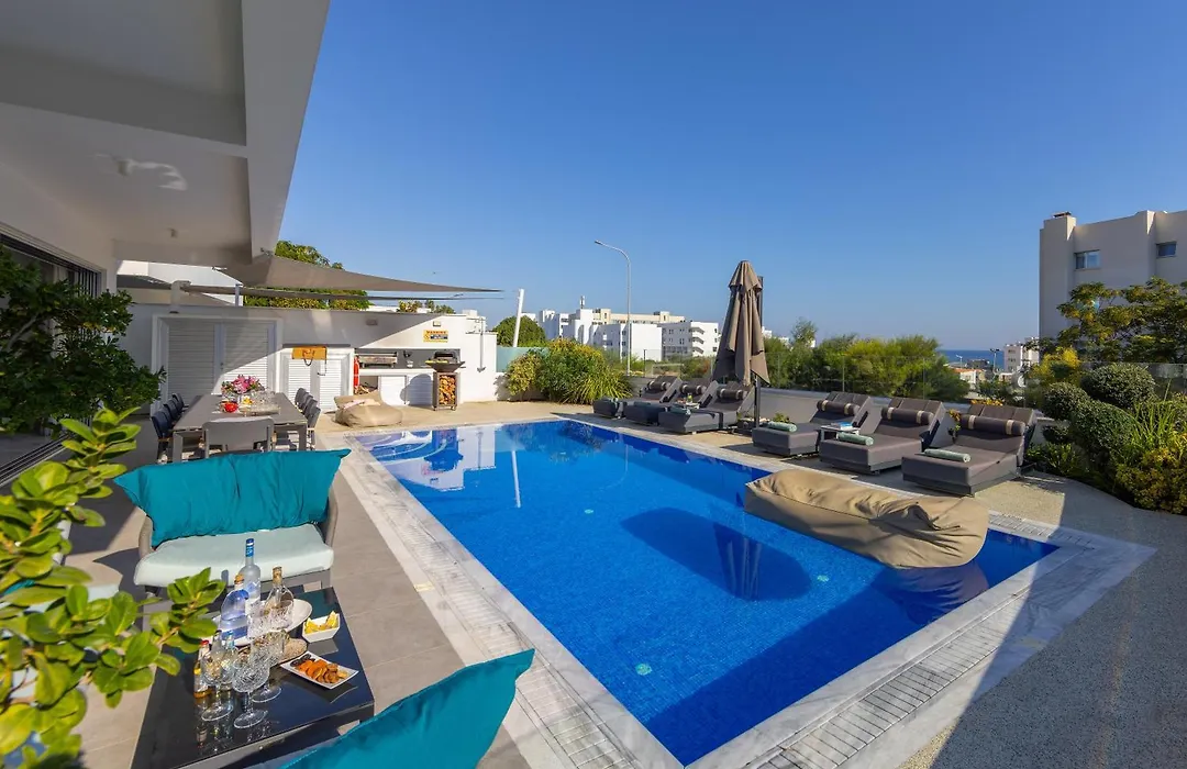 Fig Tree Bay Residences 6-1
