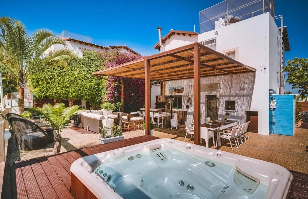Sunnyvillas: 4Br Villa Private Pool+Jacuzzi+Sauna-1