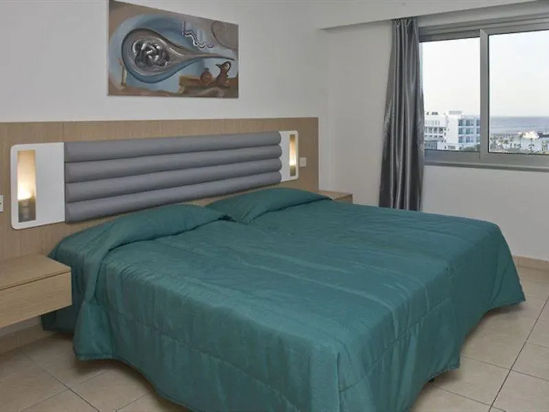 Trizas Apartments-1