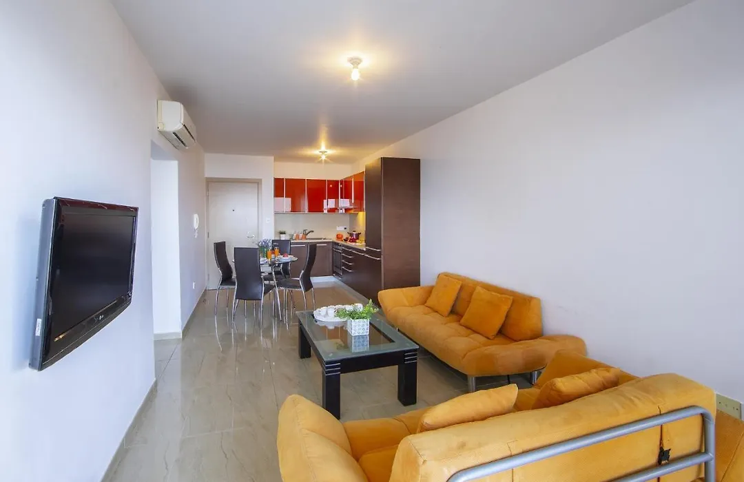 One Bedroom Apartment In Fig Tree Bay-1