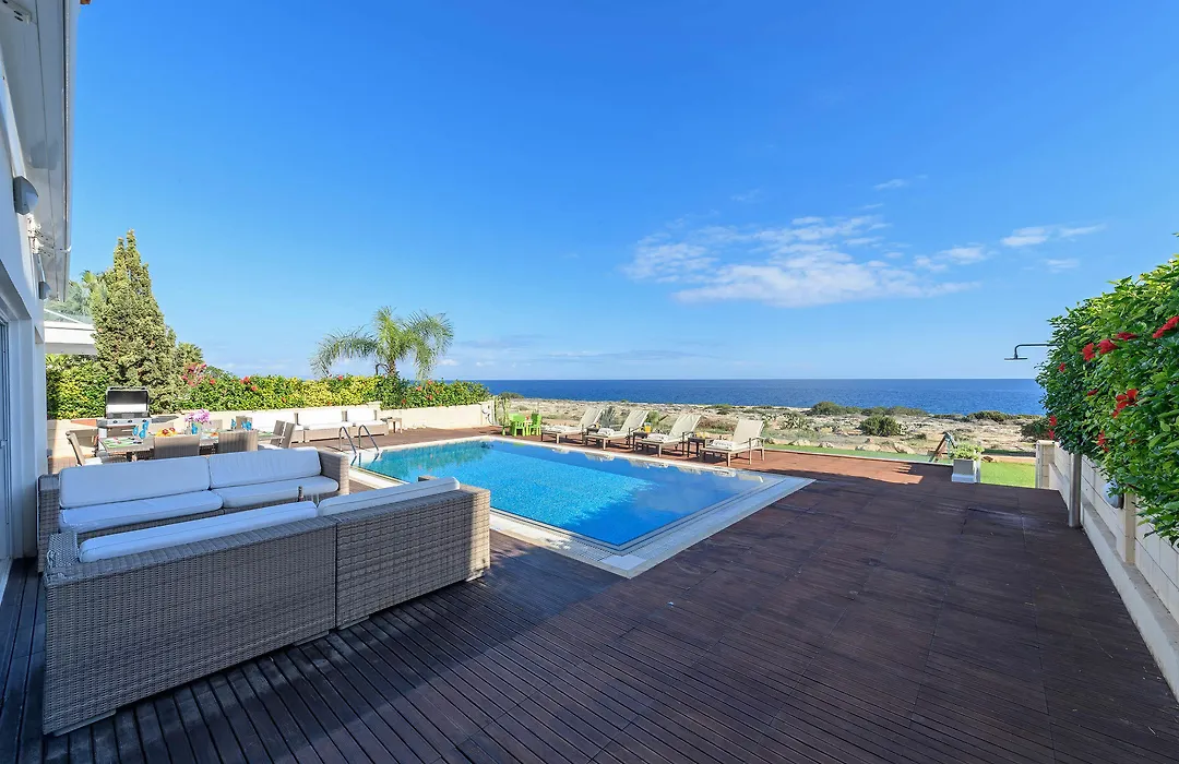 Leonies By The Sea-1