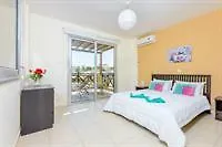 Konnos Beach Villa 1-1