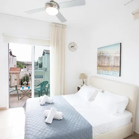 Rent Your Dream Protaras Holiday Villa And Look Forward To Relaxing Beside Your Private Pool Paralimni Villa 1323-2
