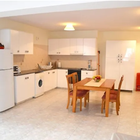 Stay Nipa Paradise Apartment-2