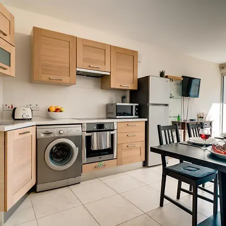 Fig Tree Beach Apartment 2-3