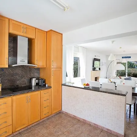Villa Pinelo - Stunning 4 Bedroom Pernera Villa With Private Pool - Close To Beach-2