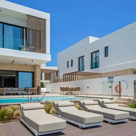 Sanders Bayfront Luxury Villas-2