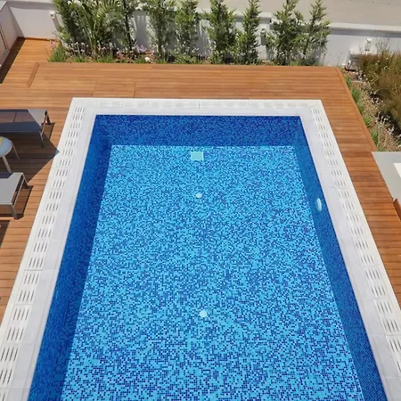 Seaview Luxury Villa Jacuzzi & Pool! 2 Min Beach-3