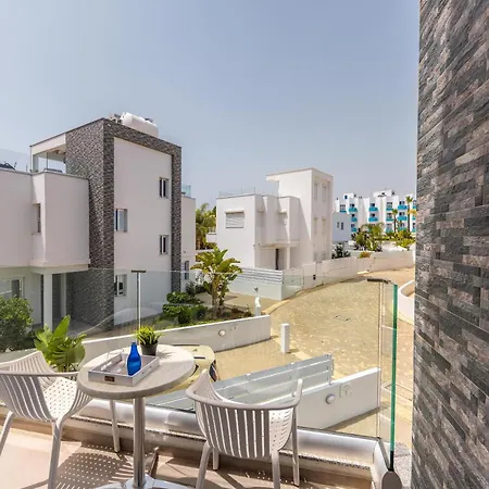 Fig Tree Bay Residences 5-2