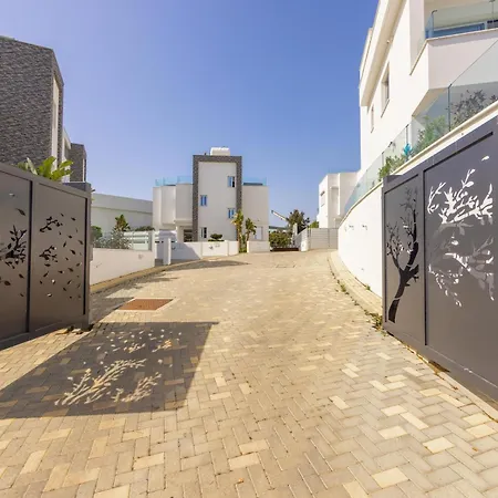 Fig Tree Bay Residences 3-Jacuzzi-Hotub -Pool-2