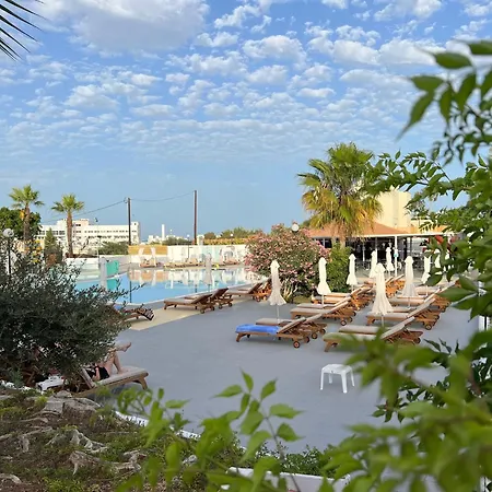 Adelais Bay Hotel-2