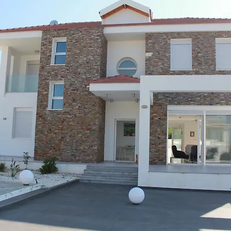 Marymina Villa-3
