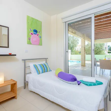 Konnos Beach Villa 2-2